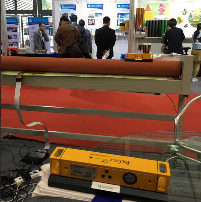 激光辊轮对位仪