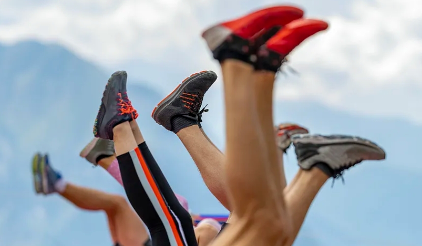 Experimental caseShu Sole deformation of sports shoes and arch subsidence test